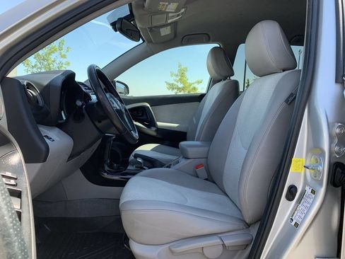 Used 2012 Toyota RAV4 EV FWD image 28