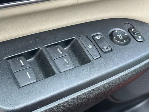 Used 2017 Honda CR-V Touring image 13