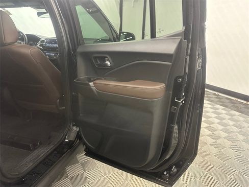 Used 2025 Honda Ridgeline RTL image 18