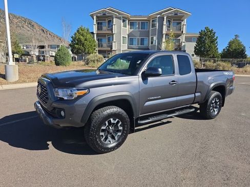 Used 2022 Toyota Tacoma TRD Off-Road image 7