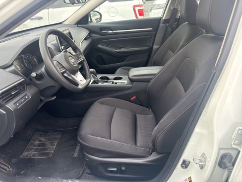 Used 2022 Nissan Altima 2.5 SV image 5