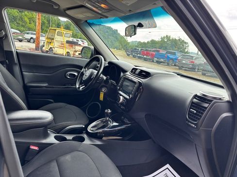 Used 2014 Kia Soul + w/ Audio Package FWD image 10