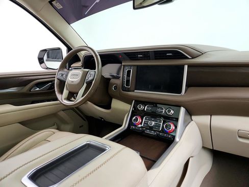 Used 2022 GMC Yukon XL Denali image 27