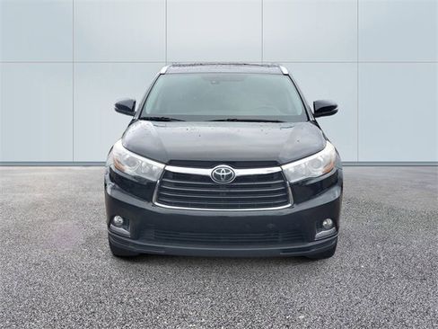 Used 2015 Toyota Highlander Limited Platinum image 2