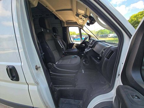 Used 2023 RAM ProMaster 2500 FWD image 5