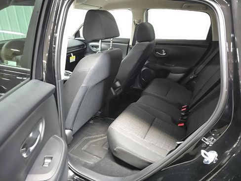 Certified 2026 Honda HR-V LX image 30