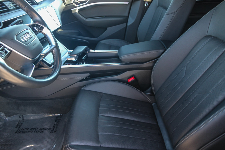 Used 2022 Audi e-tron Premium Plus w/ Premium Plus Package AWD/4WD image 18