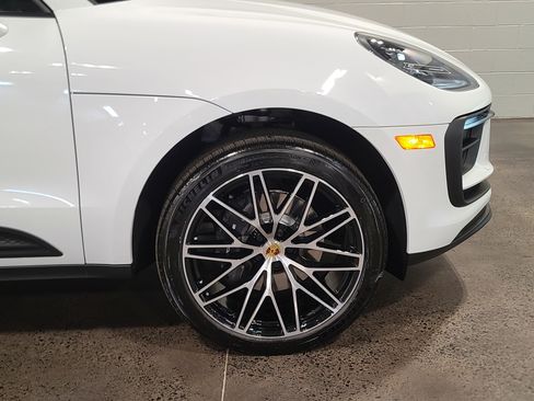 New 2026 Porsche Macan image 9