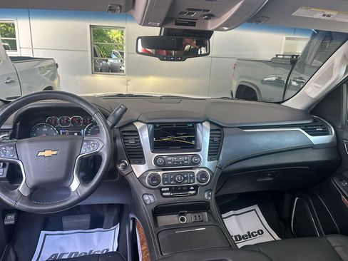 Used 2018 Chevrolet Suburban Premier RWD image 11