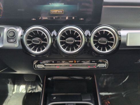 Used 2023 Mercedes-Benz GLB 250 GLB 250 image 9