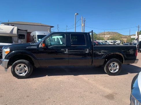 Used 2016 Ford F250 XLT w/ XLT Interior Package AWD/4WD image 4