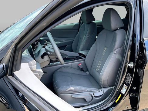 Used 2023 Hyundai Elantra SEL FWD image 8