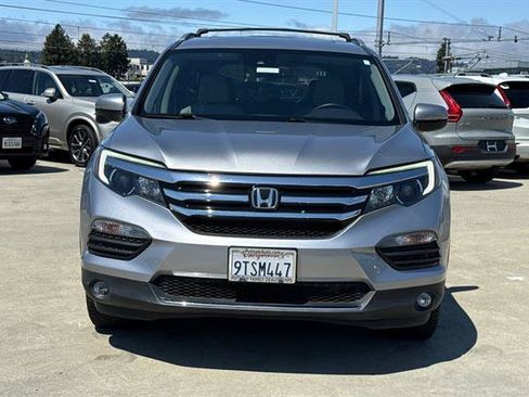 Used 2017 Honda Pilot Touring image 8