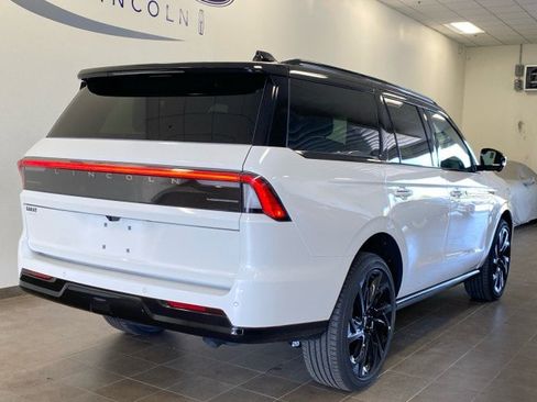 New 2026 Lincoln Navigator Black Label AWD/4WD image 11