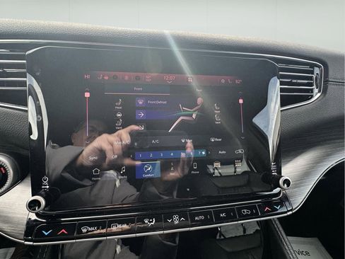 Used 2024 Jeep Wagoneer Series III image 30