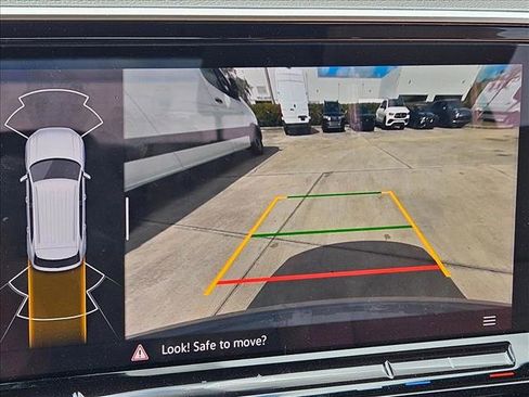 Used 2024 Volkswagen Atlas Cross Sport SEL R-Line image 11