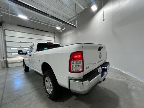 Used 2024 RAM 2500 Tradesman w/ Chrome Appearance Group AWD/4WD image 8