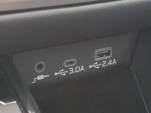 Used 2025 Subaru Outback Premium AWD/4WD image 25