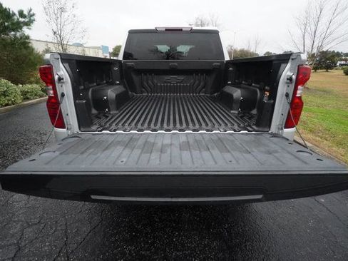 Used 2022 Chevrolet Silverado 1500 LT image 11