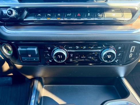 Used 2022 GMC Sierra 1500 SLT w/ SLT Premium Plus Package image 21