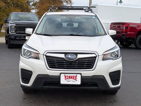 Used 2020 Subaru Forester Premium image 9
