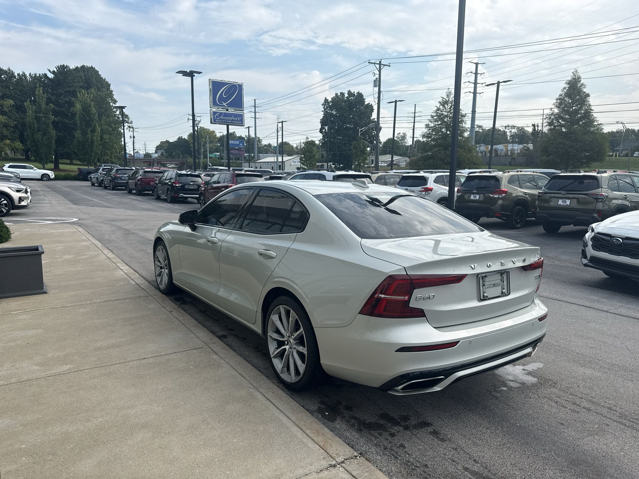 Used 2021 Volvo S60 T5 Momentum w/ Premium Package AWD/4WD image 5