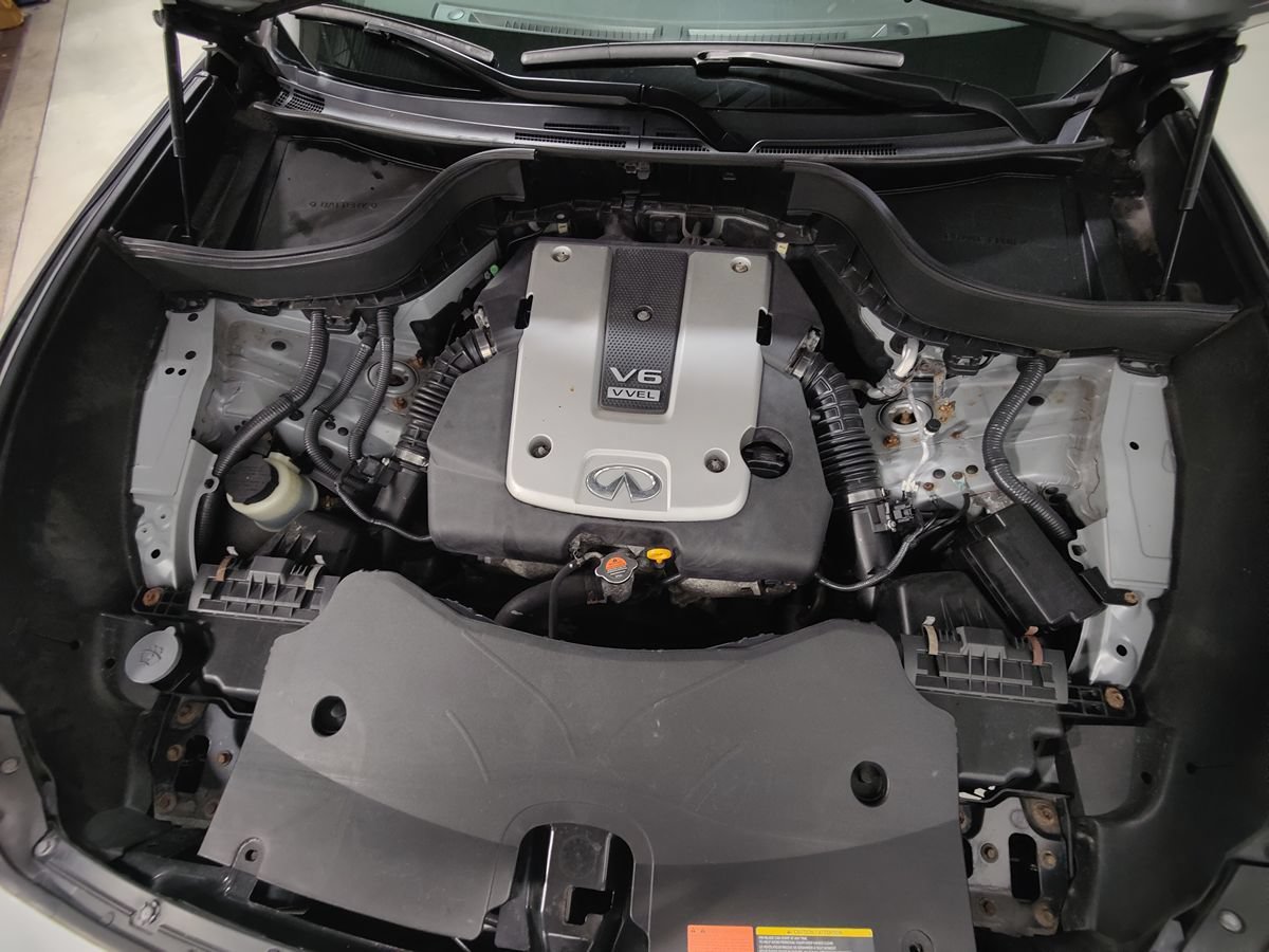 Used 2013 INFINITI FX37 AWD w/ Premium Pkg image 4