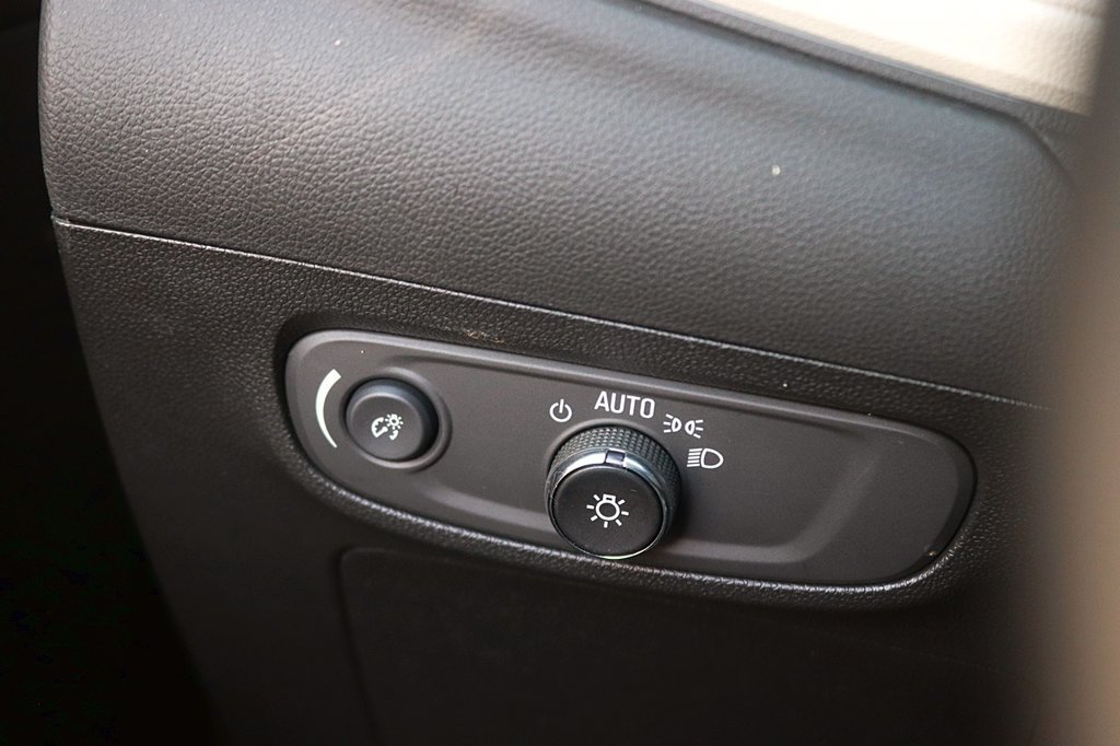 Used 2026 Buick Encore GX Sport Touring w/ Advanced Technology Package FWD image 28