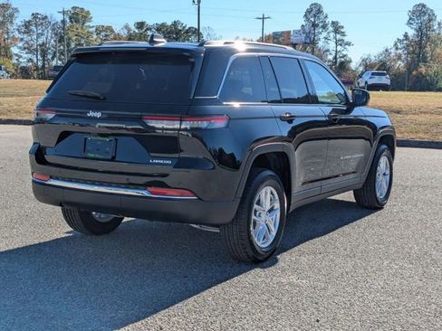 New 2025 Jeep Grand Cherokee Laredo RWD image 9