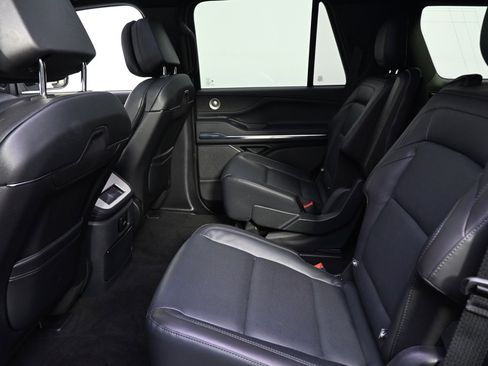 New 2025 Lincoln Navigator Reserve w/ Jet Appearance Package image 21