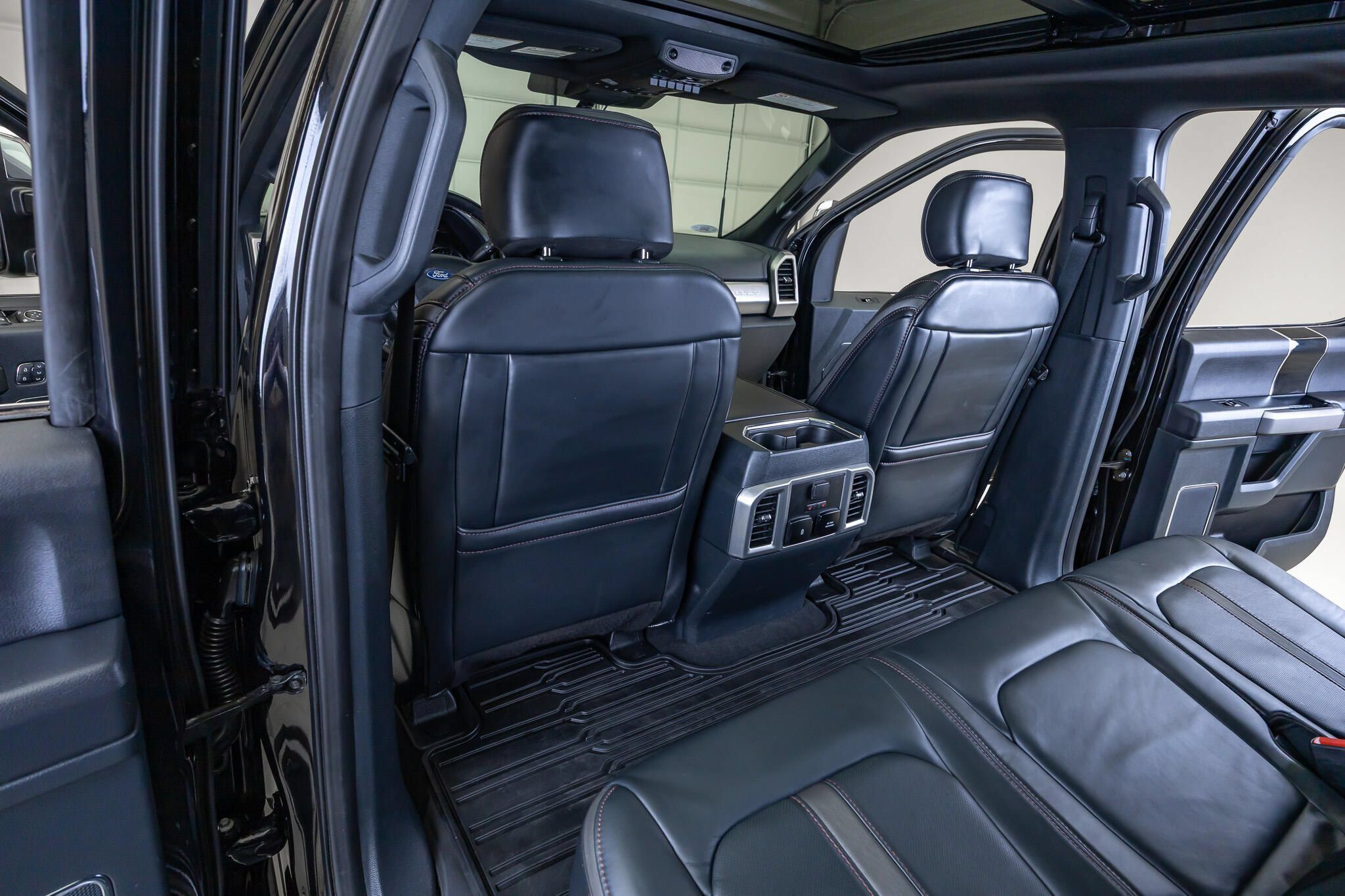 Used 2022 Ford F450 Platinum w/ FX4 Off-Road Package AWD/4WD image 45