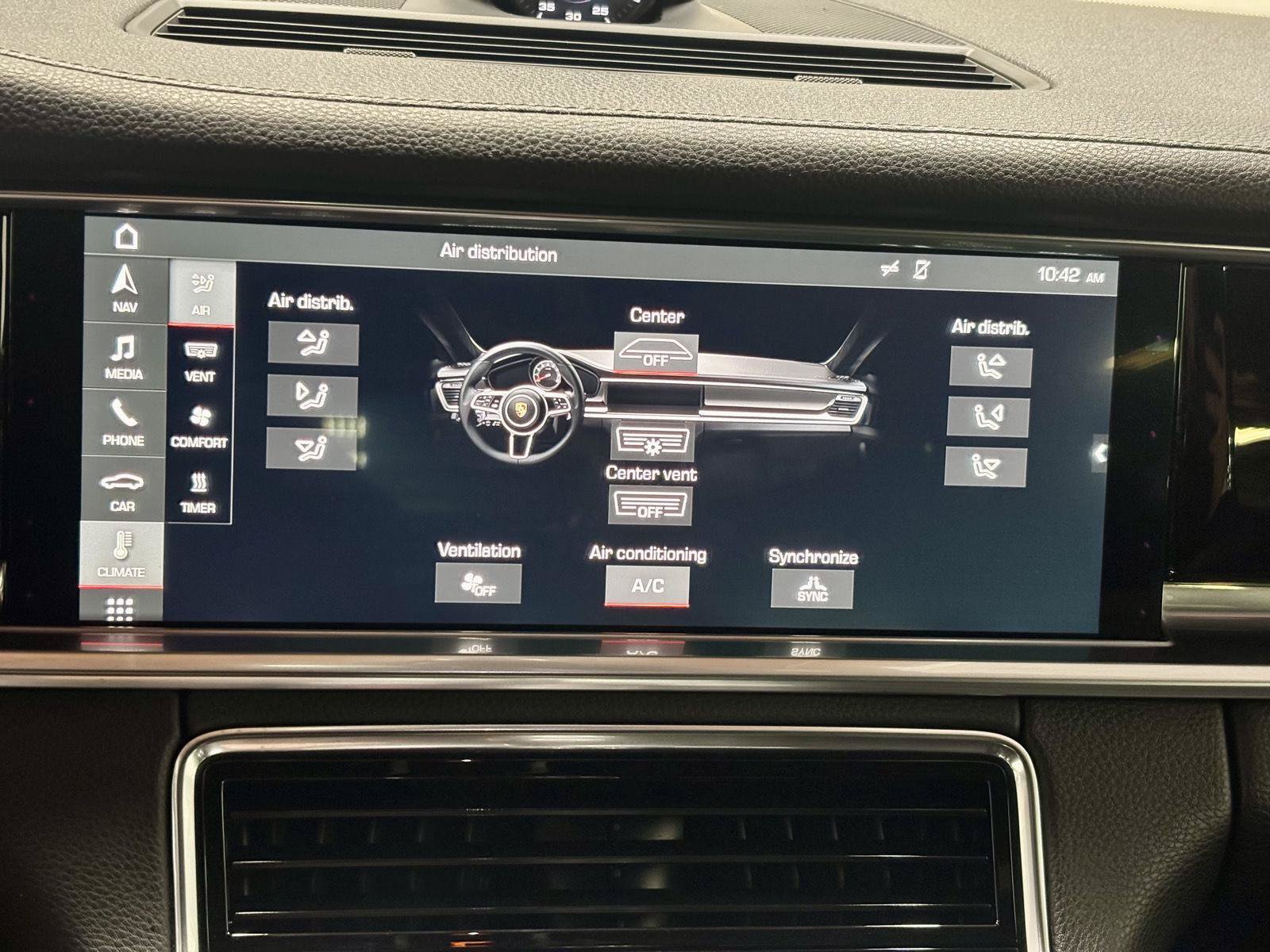 Used 2018 Porsche Panamera 4 AWD/4WD image 39
