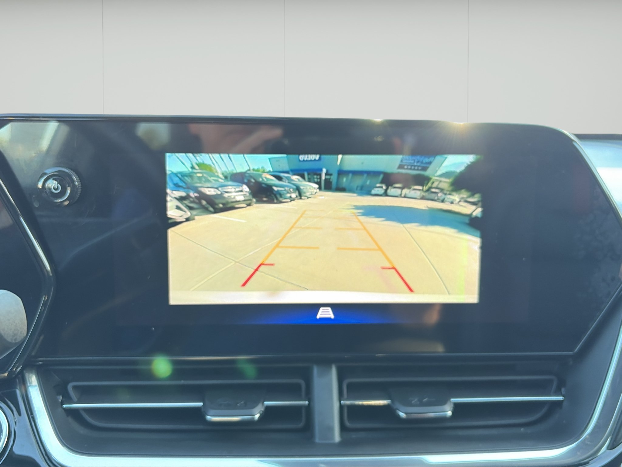 Used 2026 Chevrolet Trax RS w/ Sunroof Package FWD image 8