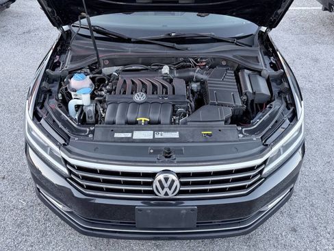 Used 2017 Volkswagen Passat 3.6 SEL Premium image 10