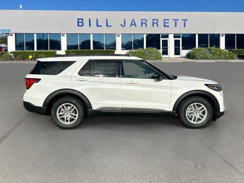 New 2027 Ford Explorer Active RWD image 3
