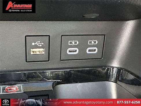 Used 2025 Toyota Camry XLE image 29