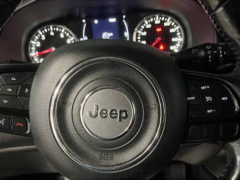 Used 2017 Jeep Renegade Altitude AWD/4WD image 11