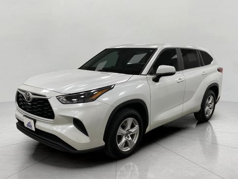 Used 2023 Toyota Highlander L image 9
