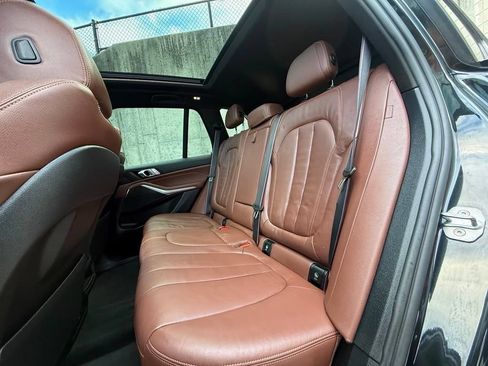 Used 2022 BMW X5 M50i AWD/4WD image 18