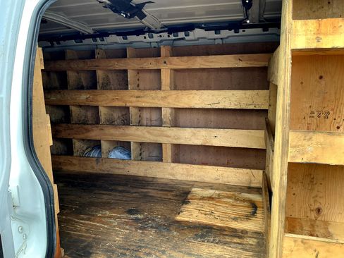 Used 2019 Chevrolet Express 3500 w/ Driver Convenience Package image 19