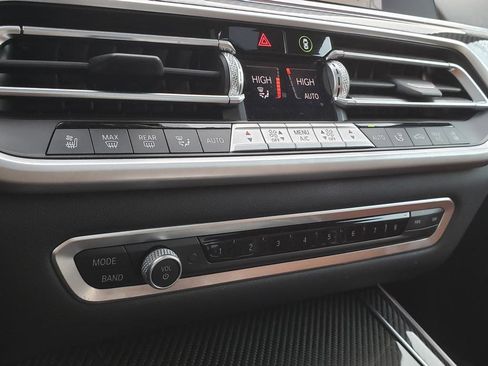 Used 2021 BMW X5 M50i w/ Executive Package image 23