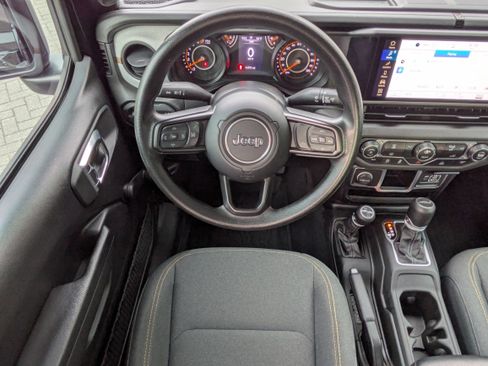 Used 2024 Jeep Gladiator Sport image 21