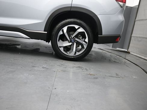 Used 2022 Subaru Forester Touring image 14