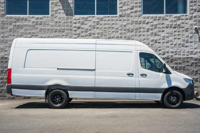 Used 2024 Mercedes-Benz Sprinter 3500 image 4