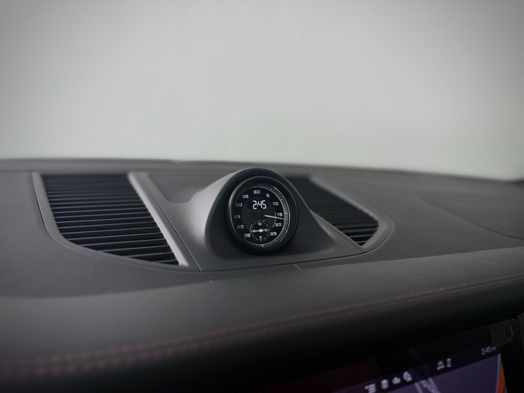 Certified 2026 Porsche Macan AWD/4WD image 31