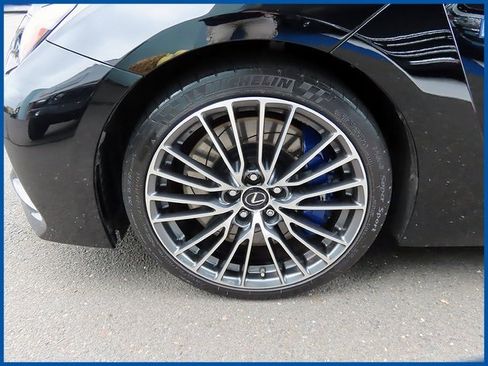 Used 2017 Lexus RC F image 4