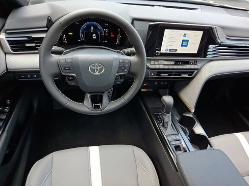 Used 2026 Toyota Camry SE w/ Convenience Package FWD image 11