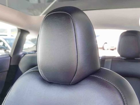 Used 2023 Tesla Model Y Performance image 25