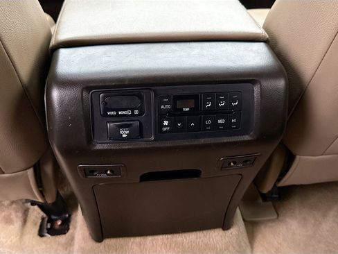 Used 2008 Toyota Sequoia Platinum image 26