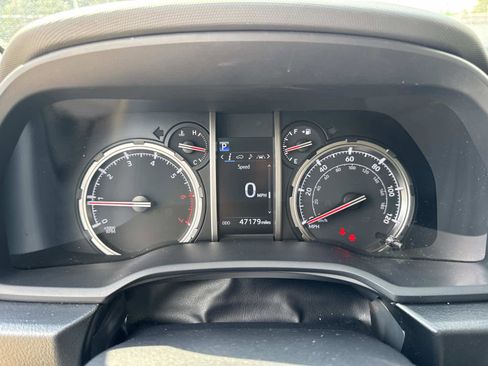 Used 2024 Toyota 4Runner TRD Off-Road image 38